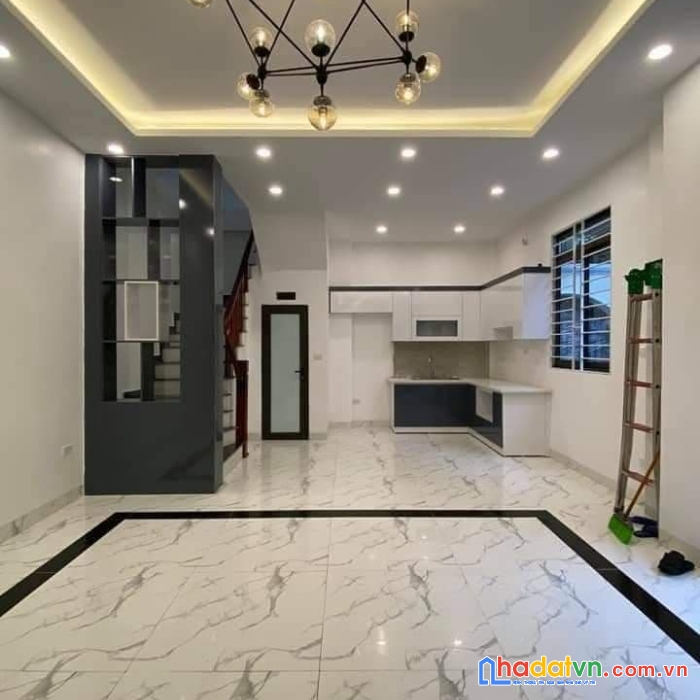 Bán nhà phố dương quảng hàm. 35m2, 5 tầng. gần chợ, ở sướng. 4.2 tỷ