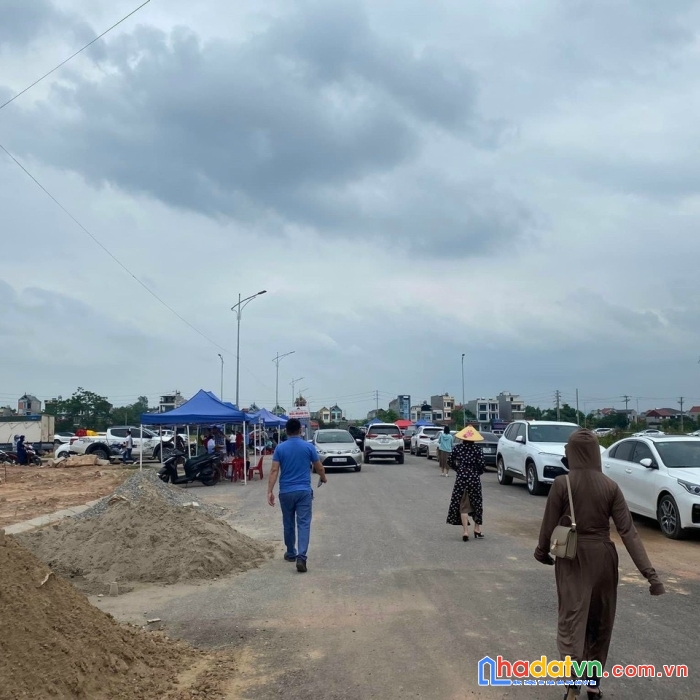 Cần tiền muốn ra gấp 2 lô đất thị trấn kiện khê