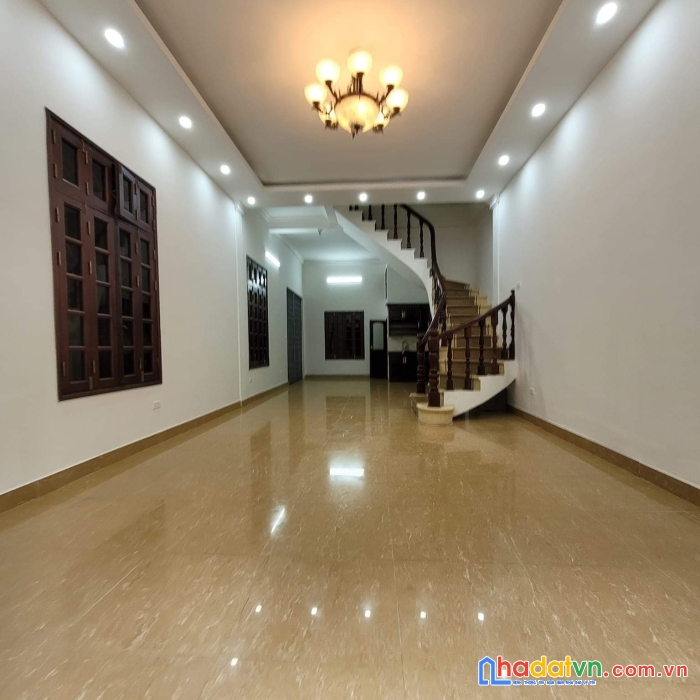 Hiếm! 10m ra oto, nhà đẹp, mới, ở ngay, phố cầu giấy 50m2 5 tầng, mặt tiền 4.5m. 5.9 tỷ