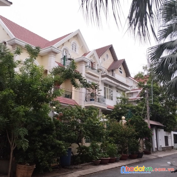 Bán biệt thự phường tân phong. quận 7. 12x20m. hầm, 3 tầng. 59 tỷ
