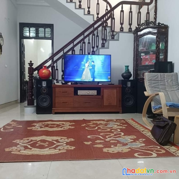 Bán nhà nguyễn văn cừ long biên ngõ thông lô góc thoáng sáng 40mx4t-3.9 tỷ