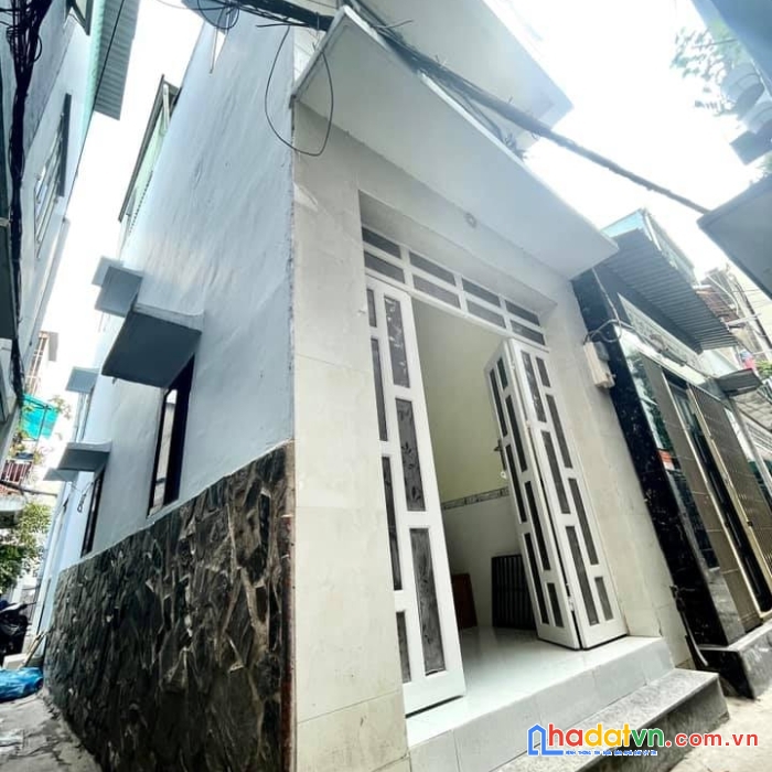 Nhà đẹp, hẻm 1 trục, sát quận 1, 4 tầng, 30m2, 4.8 tỷ tl