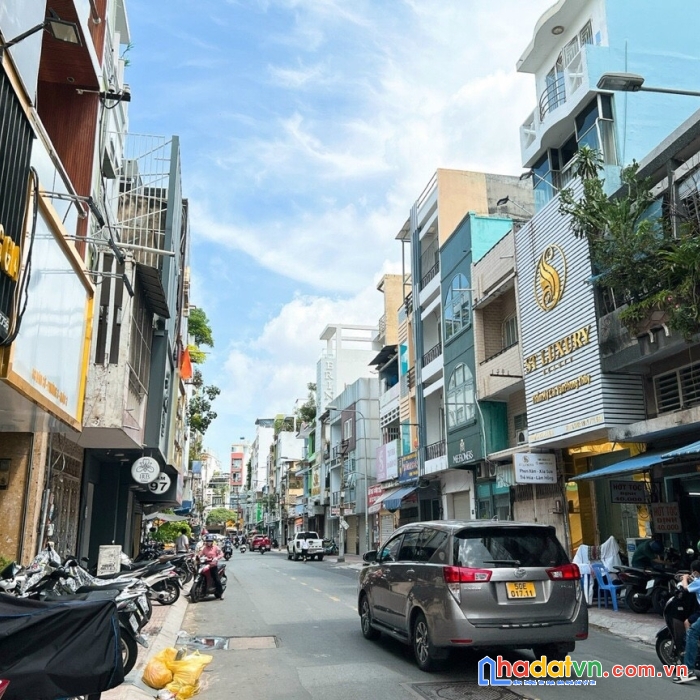 Nhà mặt tiền bàn cờ , p.3, q.3 giá chỉ 11.9 tỷ tl