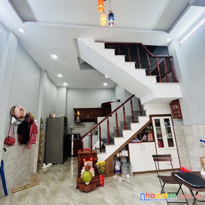 Bán nhà đuong số 2 p bhh b bình tân , 4 tầng btct giá nhỉnh 2 tỷ