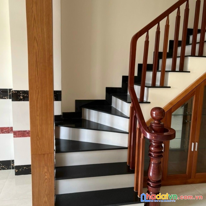 Nhà đẹp phạm ngọc thảo, 2 lầu btct, 4.2 x 9m, chỉ 5.2 tỷ tân phú