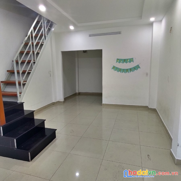 Bánnhà q3 p4 nguyễn đình chiểu 36m2 mặt tiền 4m 3l 3pn 3wc 5 tỷ