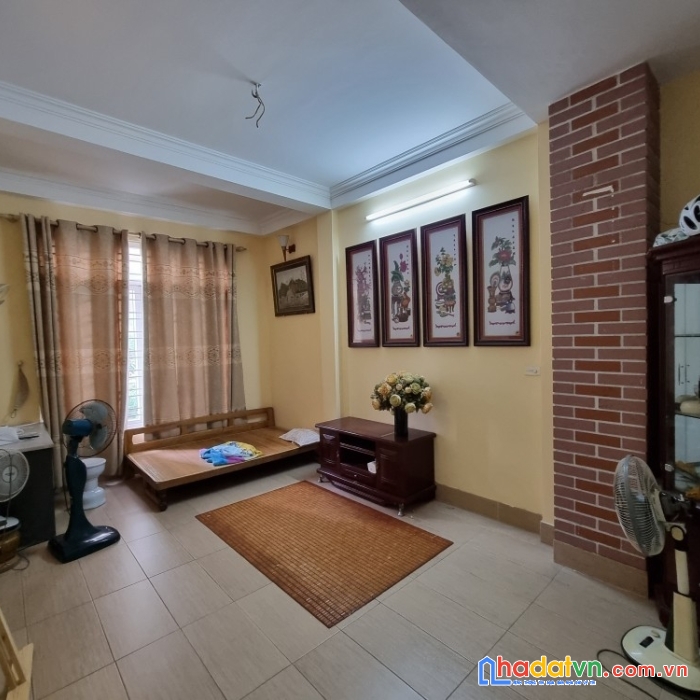 Bán nhà siêu rẻ trung tâm cầu giấy sát phố nhà 5 tầng chỉ 3 tỷ 2
