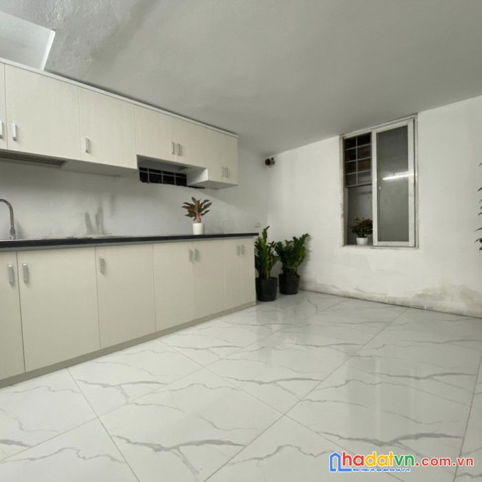 Nhà đẹp cầu giấy ngay tại lạc long quân siêu thuận tiện – nội thất đầy đủ - ngay chợ nghĩa đô –