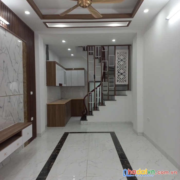 Dưới 3 tỉ có nhà 5 tầng nguyễn văn linh-duy nhất 1 căn- gần kđt phúc đồng, gần bigc