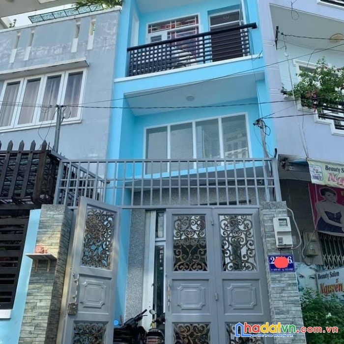 Chính chủ do xuất ngoại không có nhu cầu ở nên bán nhà kiên cố mặt tiền hẻm xe lớn