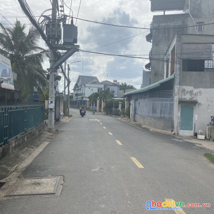 Mặt tiền 3 tỷ 300 hoàng hữu nam, quận 9. 77m2 ngay bxmđ 2. chủ ngộp.