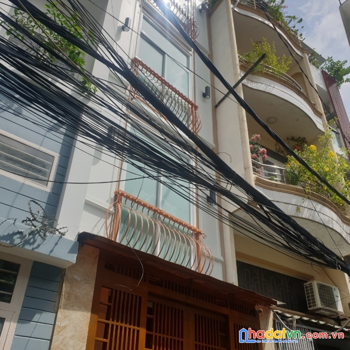 Bán rẻ nhà q3 p11 cmt8,5 lầu 8pn 8wc dòng tiền 32 triệu giá 5.9 tỷ