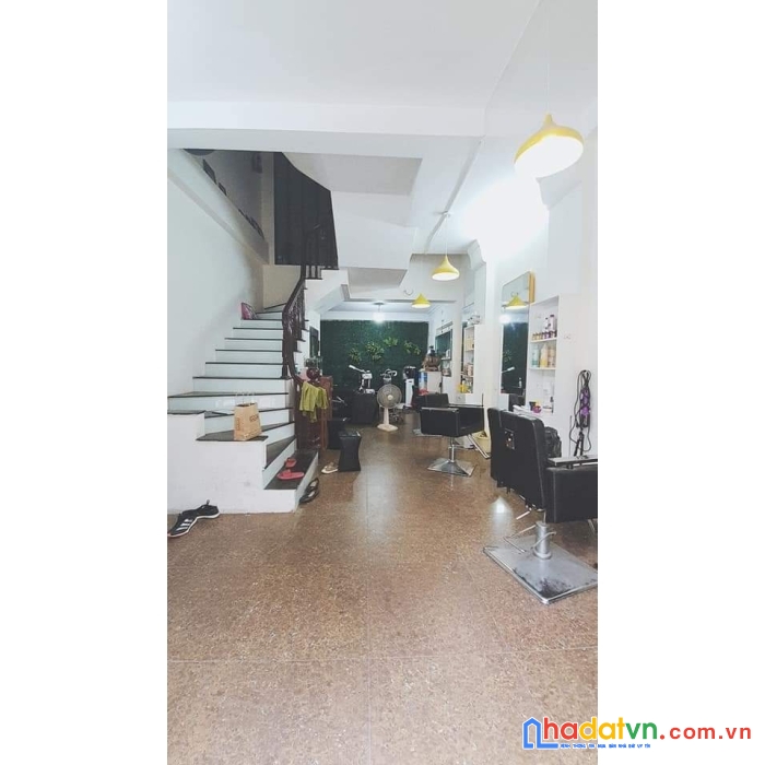 4 tỷ bán nhà mặt phố ngọc thụy 39m, mt4,6 kinh doanh đa dạng, cho thuê đỉnh, ô tô tránh