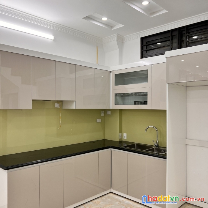 Bất chấp chủ đầu tư văn miếu kd gần ôtô 30m2*5 tầng mt 4,2m nhỉnh 4 tỷ.