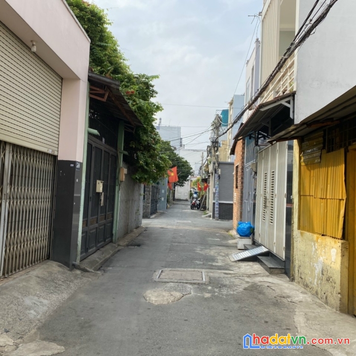 Cần bán  gấp nhà đẹp , vị trí đắc địa tại quận 12