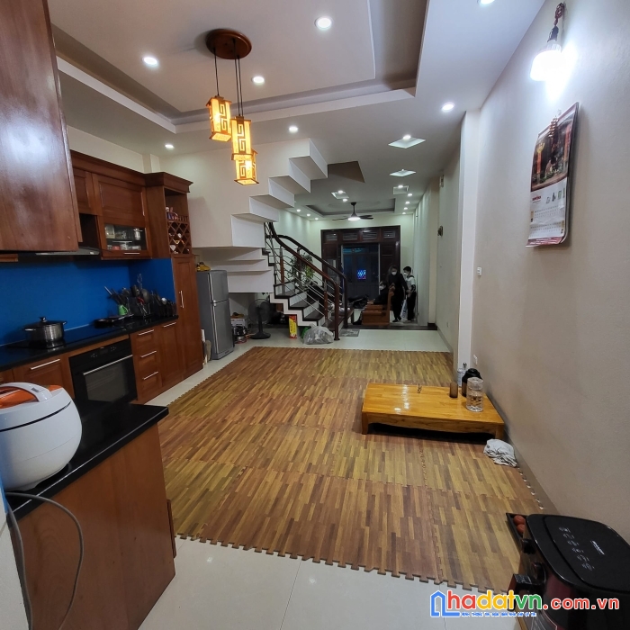 Bán gấp nhà phố trạm, long biên - 54 m2 x 4t - 5.25 tỷ - nhà đẹp tặng nội thất