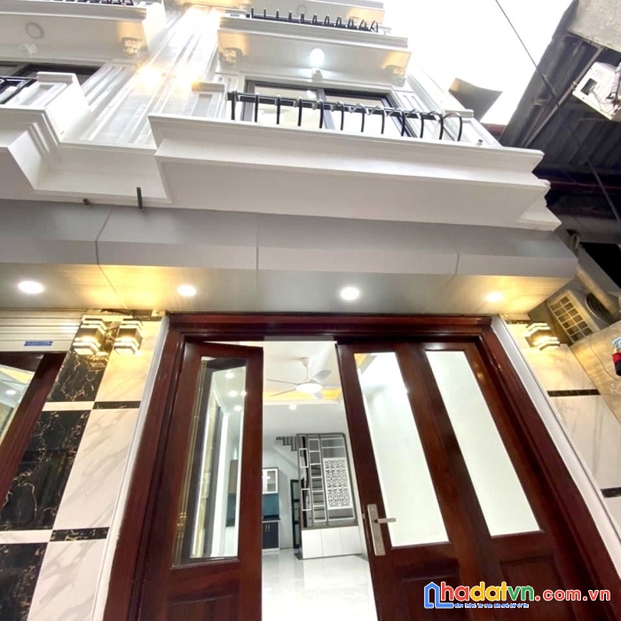 Trương định-nhà mới, trước nhà rộng gần 4m, 34m2 x 5 tầng, giá 3.6 tỷ có thương lượng
