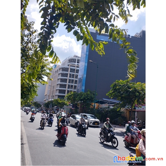 Bán nhà căn đôi mặt tiền bạch đằng p2-q tân bình giá 62ty500