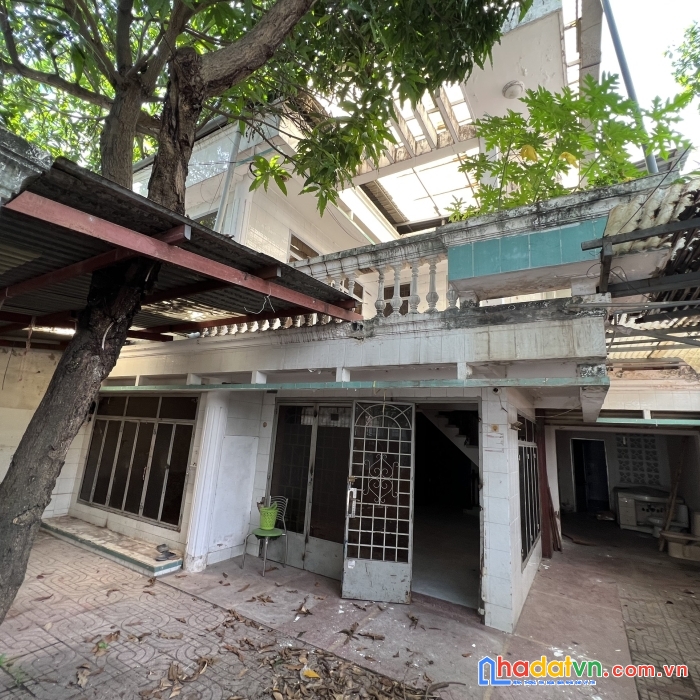 Nhà hxh vào nhà, 10x18m, nguyễn xí, p26, 3 tầng 20tỷ tl