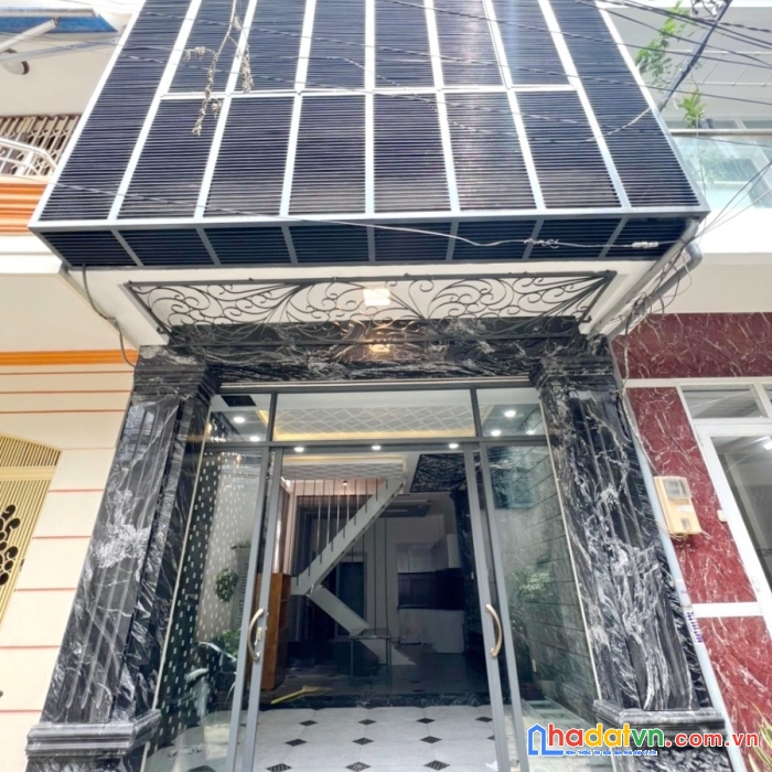 Nhà mới 4x10.5m 2 tầng hxh âu dương lân p3q8. trệt,lầu. giá 5,86 tỷ tl