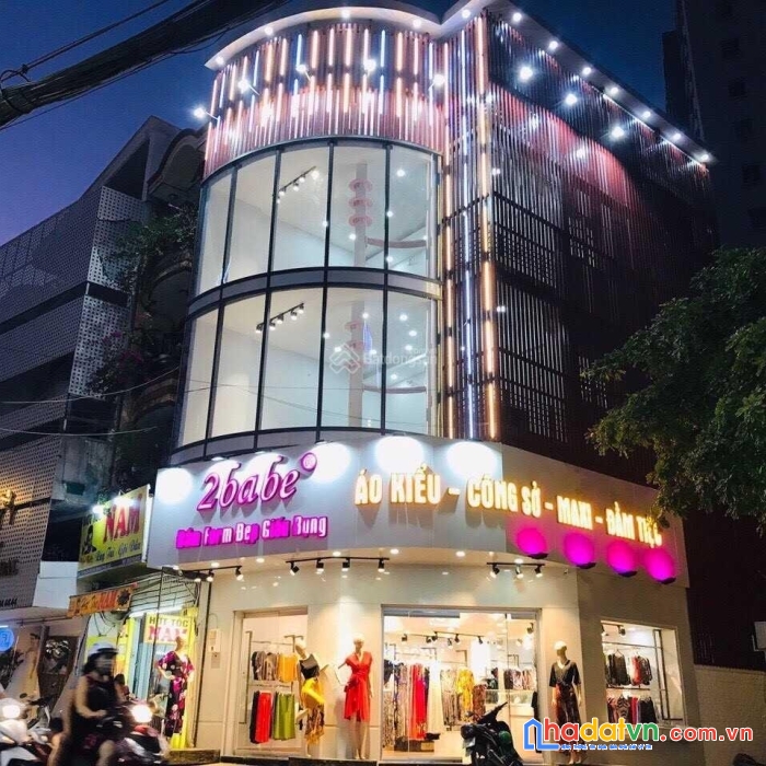 Xuất cảnh bán nhà mt bùi thị xuân, dt: 8.4x16.5m, 7 lầu. giá 130 tỷ