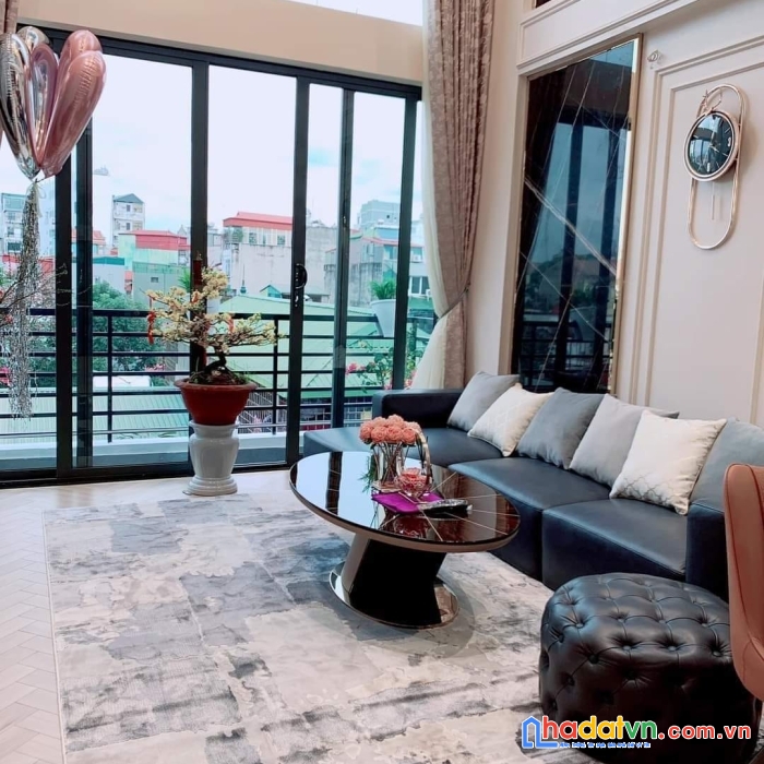 Nhà trích sài tây hồ. view hồ tây. dt 98m2. 5 tầng. mt 9,2m. giá 22 tỷ. lh 0977717488