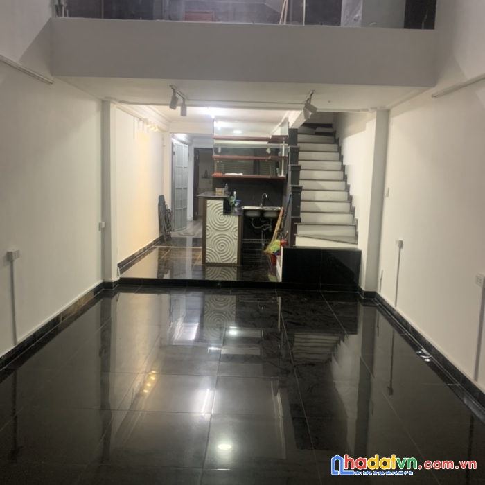 Cho thuê mb trệt lửng có phòng ở lại, phường bến thành q1