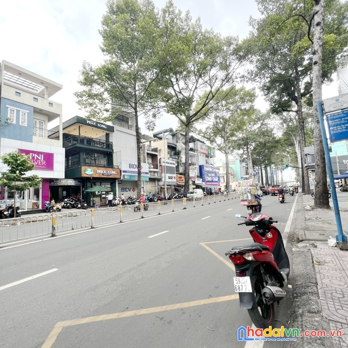 Nhà 5.1x15m 4 tầng mặt tiền trung tâm nguyễn tri phương p4q10