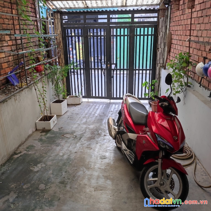 Mặt tiền đường khu lũy bán bích 78m2 chỉ 7.35 tỷ