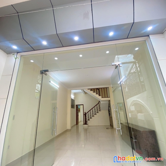 Bán nhà phố thái hà - 7 tầng thang máy - vỉa hè rộng - ô tô đỗ ngày đêm - kinh doanh mọi loại hình