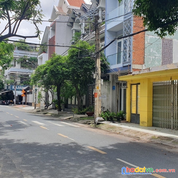 Bán lô đất mặt tiền bàu cát - tân bình. dt 8 x 21.5 giá 38 tỷ.