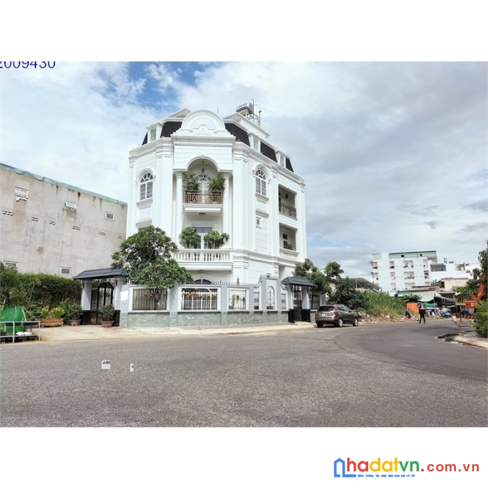 Giảm gấp 4 tỷ biệt thự  lô góc 5 tầng - nguyễn thị thập - tân phong - quận 7 .