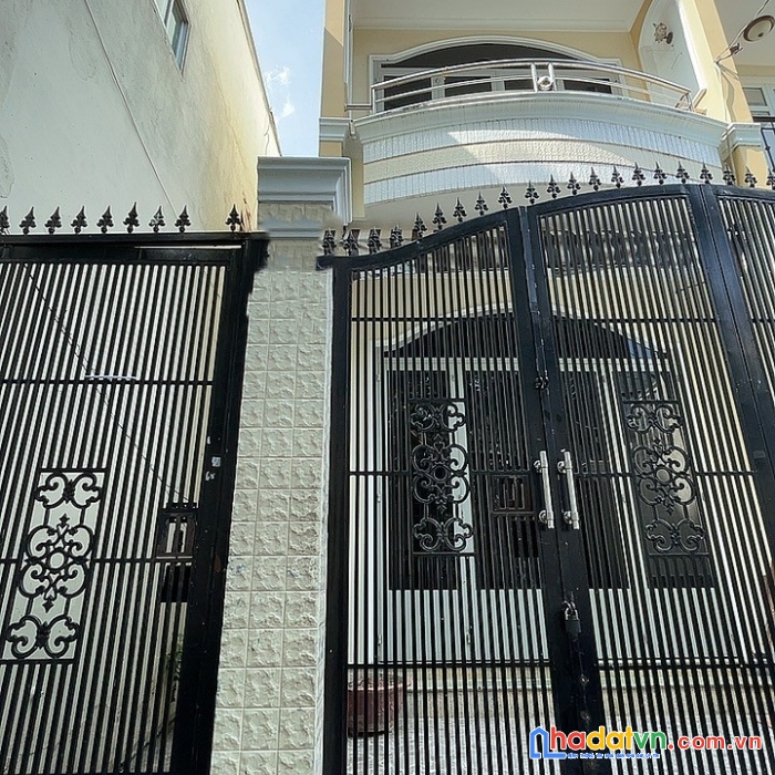 Bán nhà hoàng sa 102m 3 tầng 8pn 5wc ngang 4.8m (nh 6.8) chỉ 8 tỷ