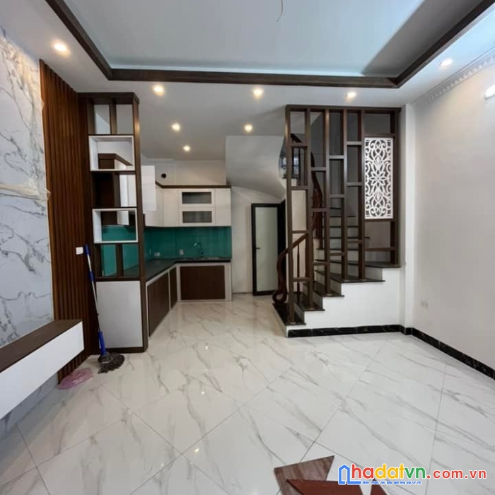 Nhà đẹp cổ linh, long biên - dt 40 m2 x 5t - mt 4.2m - giá 3.1 tỷ - nhà mới 100%, tặng đủ đồ -