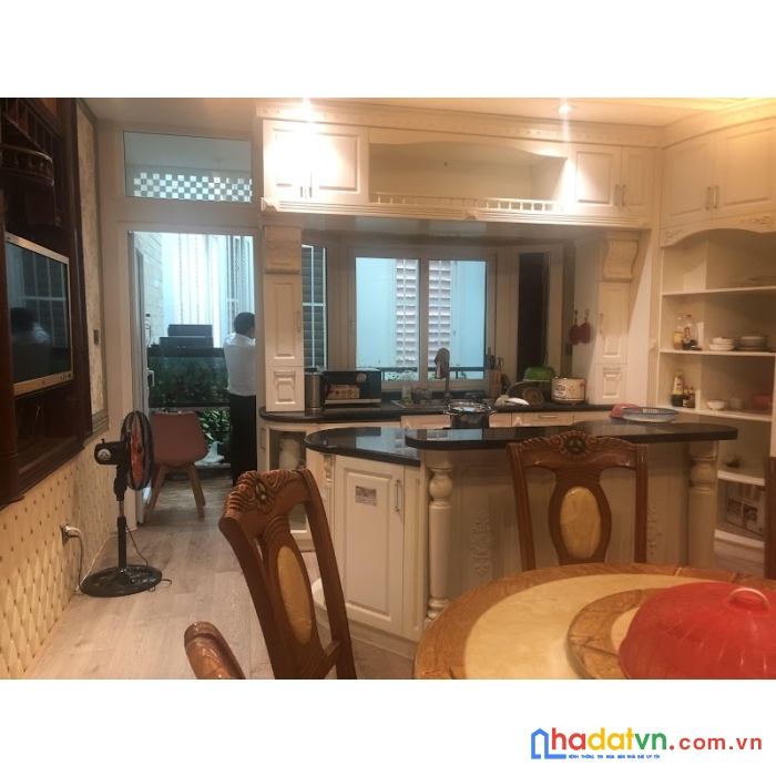 Siêu phẩm nhà mặt tiền, 104m2, 5 tầng, thiết kế phong cách châu âu, thang máy, bể bơi.