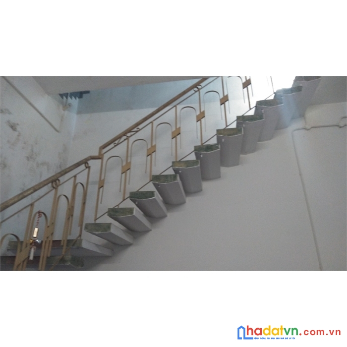 Vị trí đẹp. nhà 2 tầng đường hải phòng giá nhỉnh 2 tỷ tlcc
