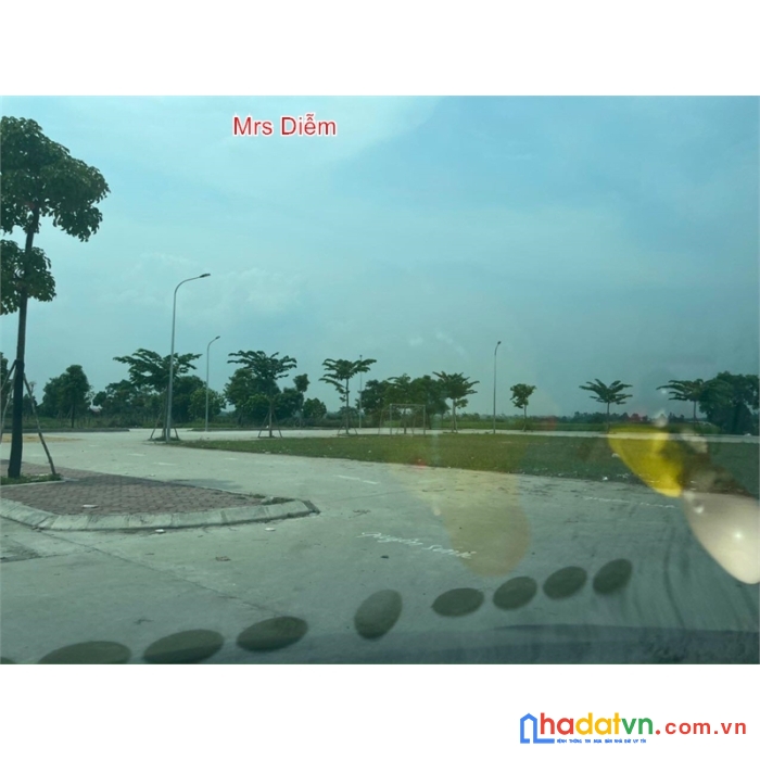 Chủ chào giá 30 triệu, mrs diễm cần bán 14m mặt tiền, 168m đất bìa làng việt hùng,