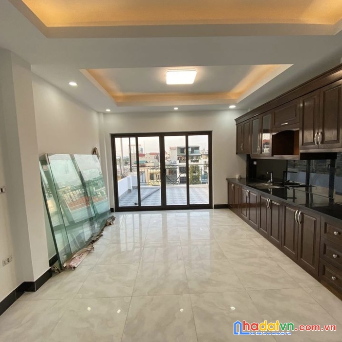 Bán nhà đàm quang trung dt48 nhà6 tầng mt 4m giã 7.55 tỷ long biên