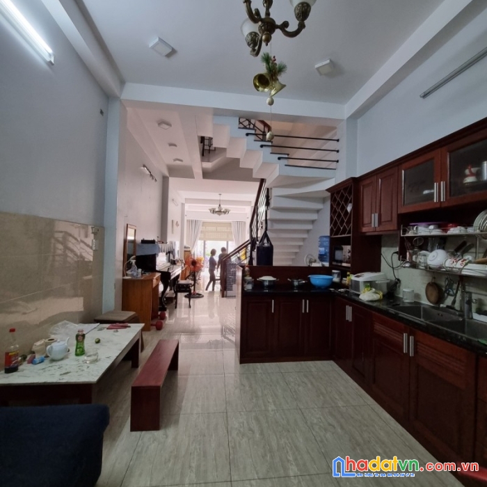 Nhà 4 tâng, 88m2, đẹp lung linh, ô tô đỗ cửa, sổ nở hậu, vừa ở, vừa kd tốt.