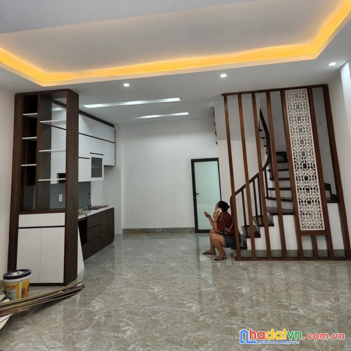 Bán nhà phố trần khát chân 42m2, 5 tầng, 4 ngủ, mt 5m, 5 tỷ, ô tô đỗ 10m, ngõ nông rộng.