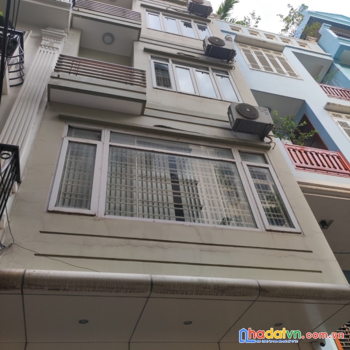Bán nhà trần quốc hoàn, 2 thoáng, phân lô, gara 7 chỗ, sát phố, kd, dân trí cao, nhỉnh 10 tỷ