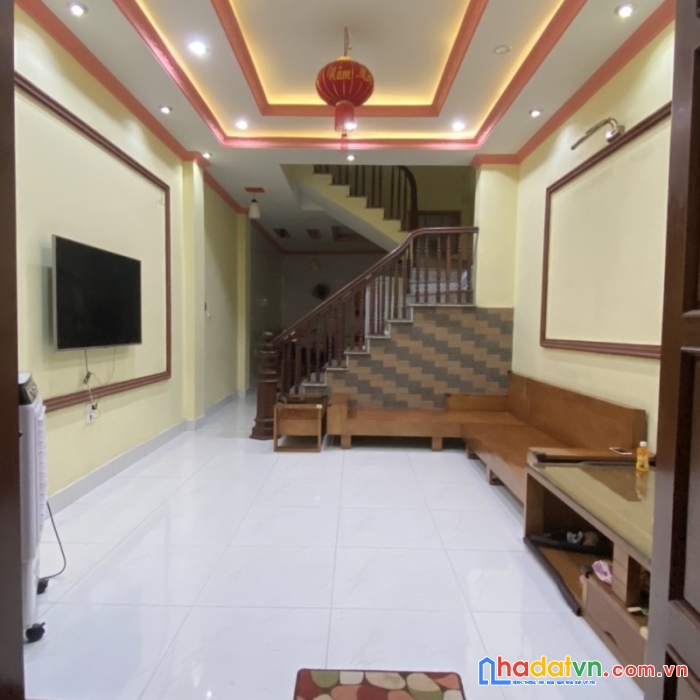 Dành cho khách hàng dưới 3 tỷ, nhà riêng gần phố giáp nhất, nhân chính, có 1 không 2, sổ đỏ cc đi
