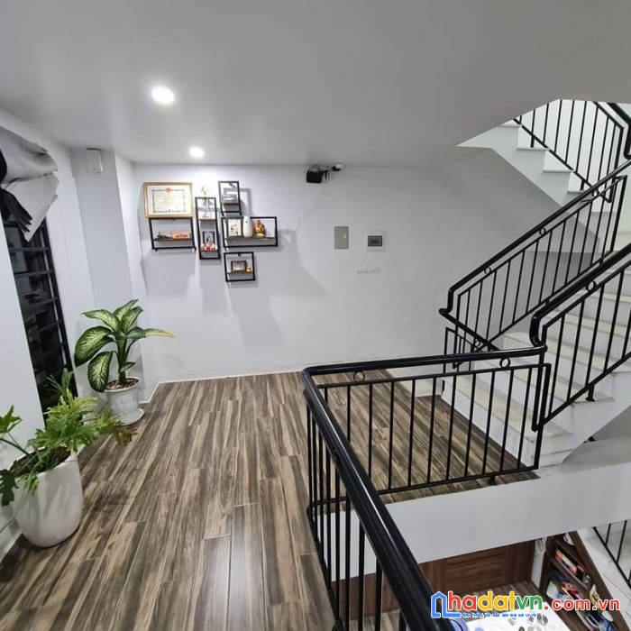 Nhà cực đẹp dân xây tại ngọc thụy, 52m2, lô góc, giá nhỉnh 4 tỷ
