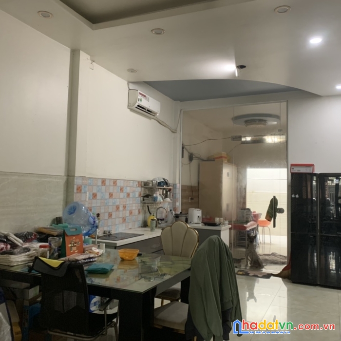 Mặt tiền hẻm 8m trung mỹ tây - đường rộng - vị trí đẹp kinh doanh