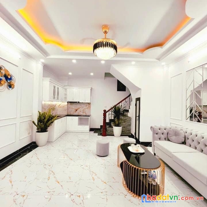 Bán nhà phố kim ngưu: 40m2, 5 tầng, 4 ngủ, mt 4m, ngõ 3 gác trải nhựa, ô tô đỗ 10m.