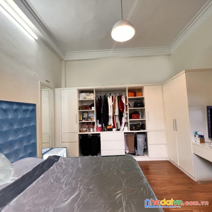 Mặt phố đào tấn, nhà 5 tầng đẹp, kinh doanh khủng, 12 tỷ 3
