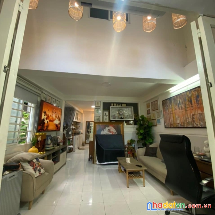 Vietcombank sát nhà kh thích là ck – nơ trang long – sát hxh – 45m2 – ngang 4.6m – chỉ 4.9 tỷ -