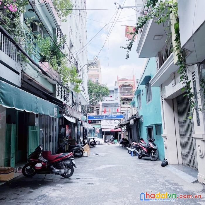 Mặt tiền đường số  khánh hội ngang 5 x10 đúc mới 4 tấm q 4 có 200 triệu hơn m2