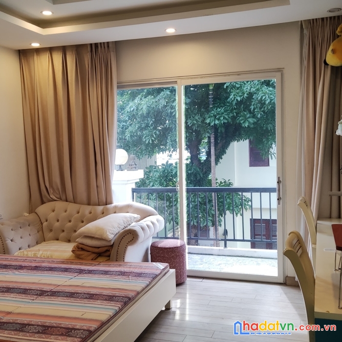 Bán nhà âu cơ tây hồ. ngõ thông. gần ô tô. dt 108m. 4 tầng. giá 8,9 tỷ. lh 0977717488