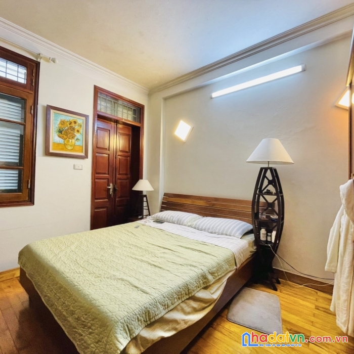 Bán gấp nhà phố hoàng hoa thám 51m2 4 tầng 5.8 tỷ